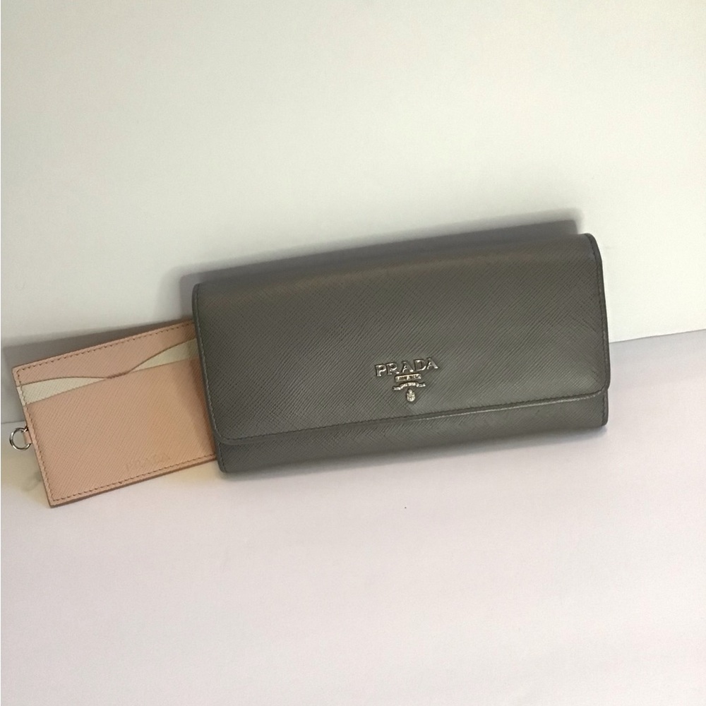 **SOLD** Prada Gray Saffiano Leather Women's Tri-color Wallet